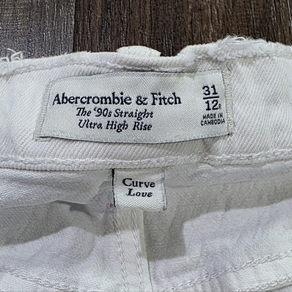 Abercrombie & Fitch The 90s Straight Ultra High Rise Curve Love White Denim Jean - Picture 2 of 12